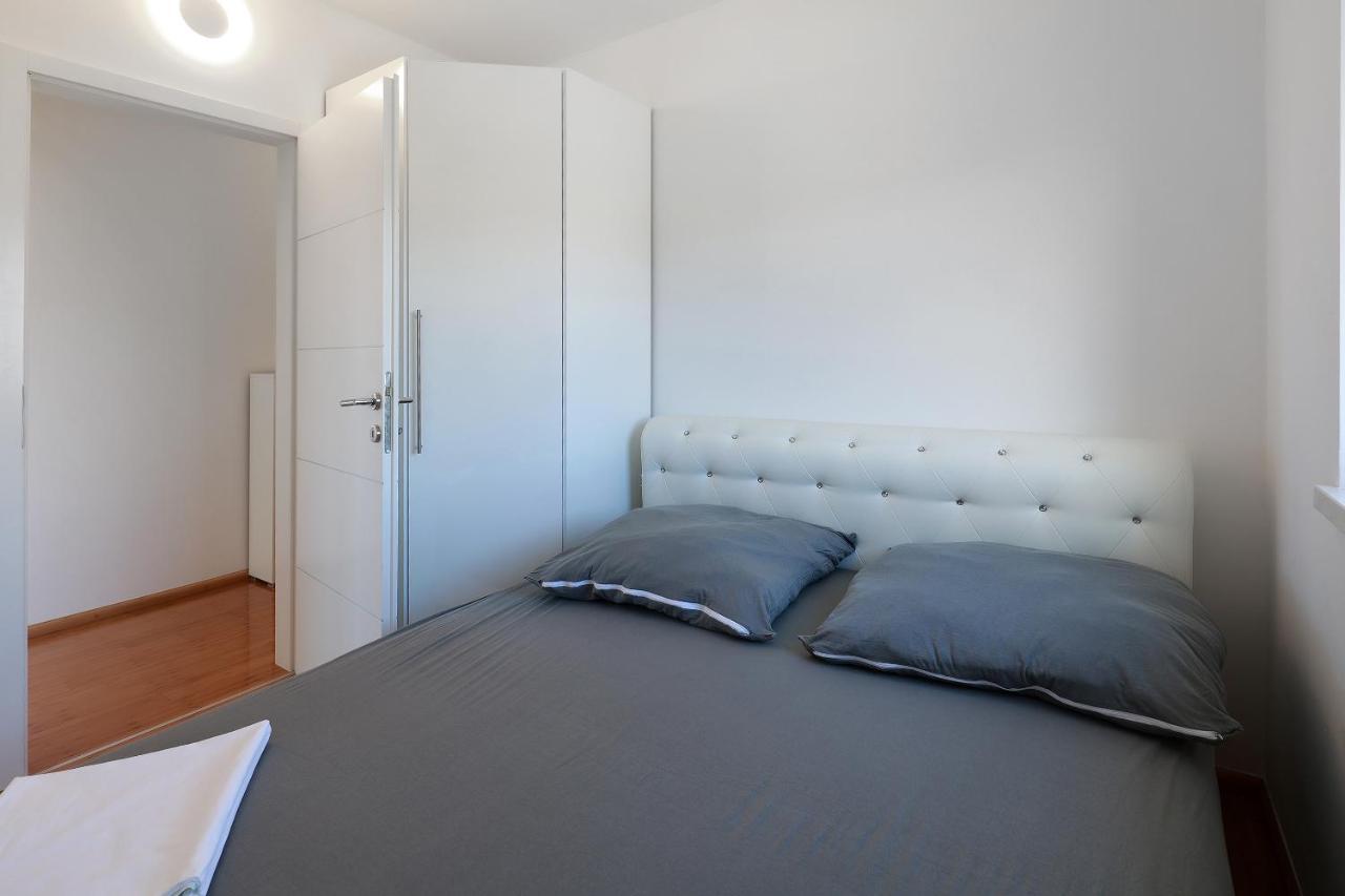Villa Mainz โนวาลยา ภายนอก รูปภาพ
